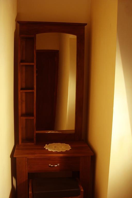 Sugandi Inn Kochchikade Bagian luar foto