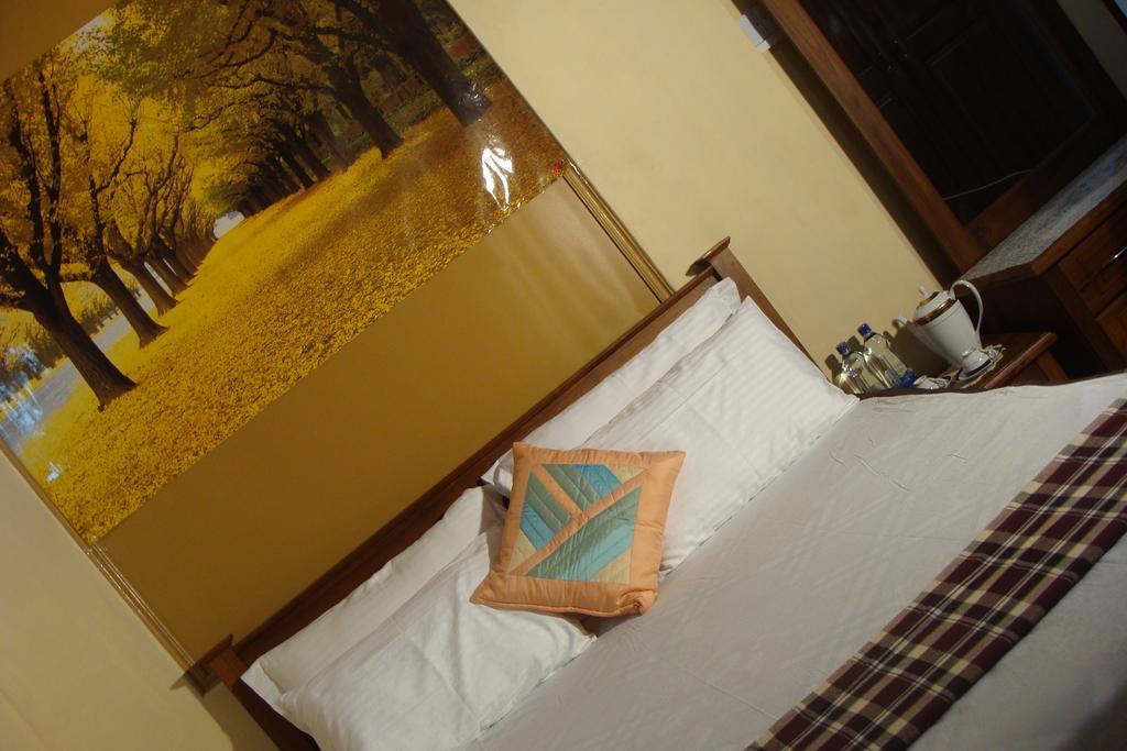 Sugandi Inn Kochchikade Bagian luar foto