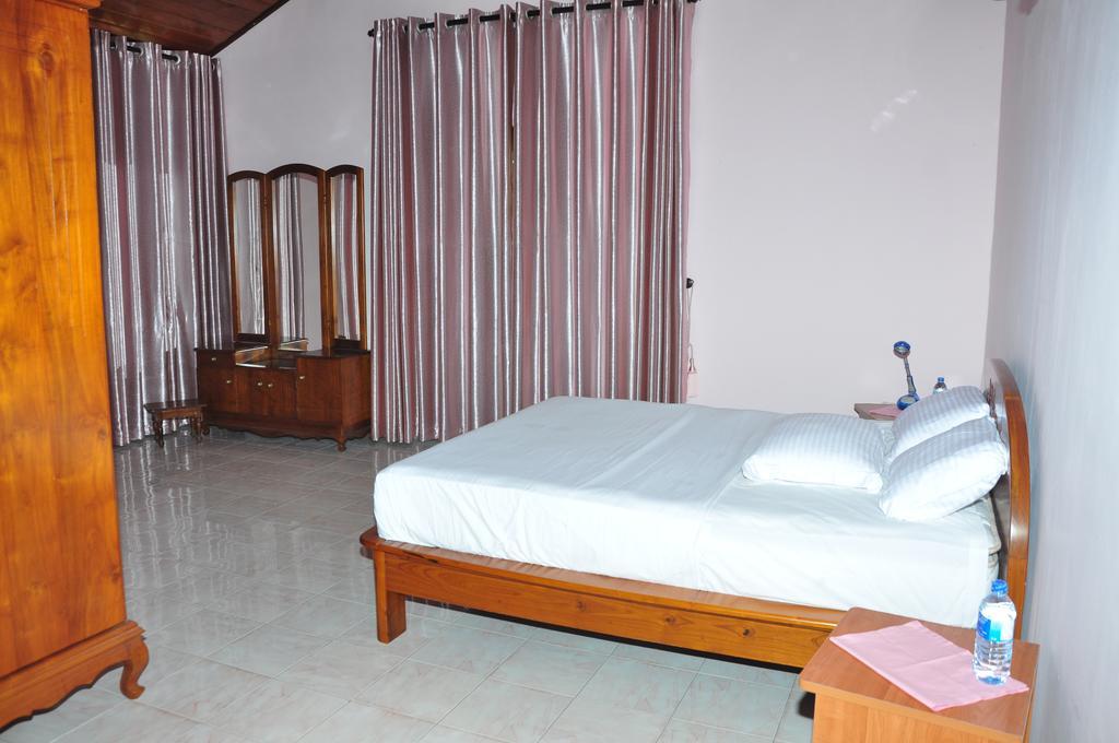 Sugandi Inn Kochchikade Bagian luar foto