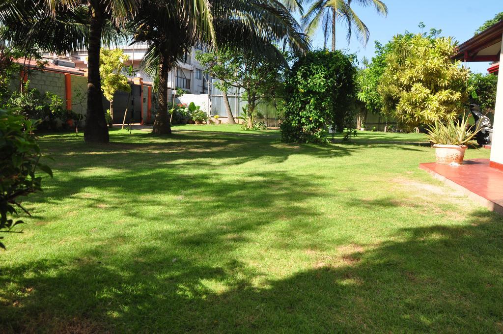 Sugandi Inn Kochchikade Bagian luar foto