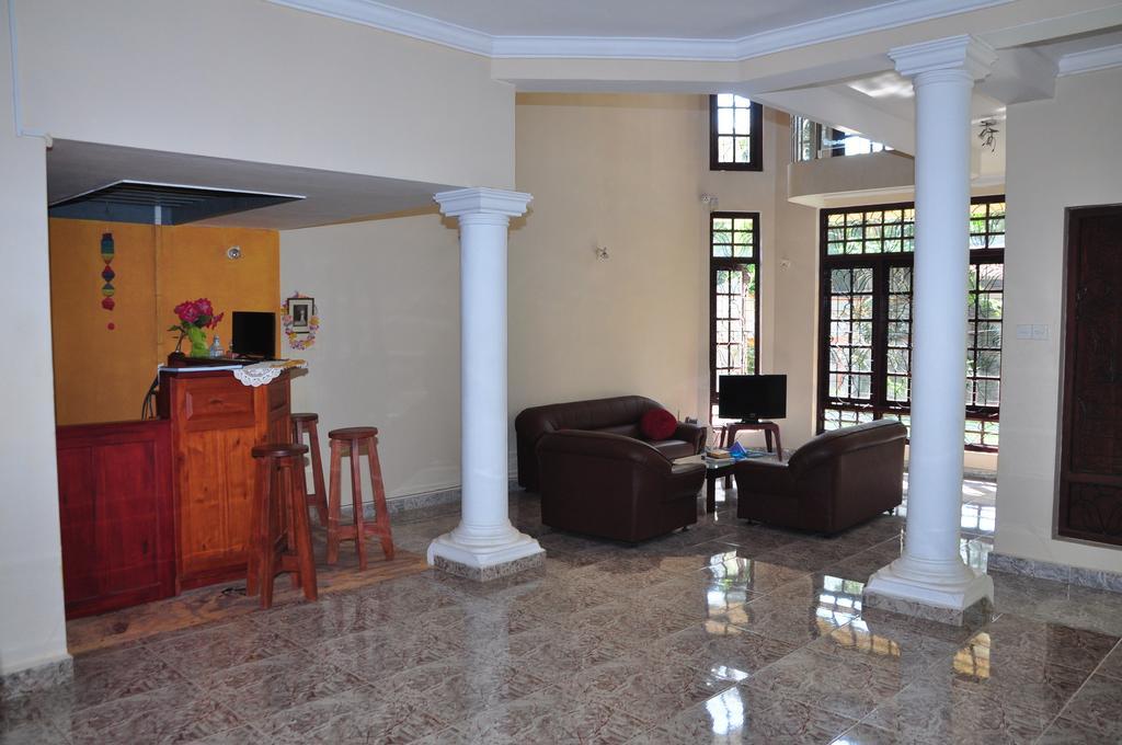 Sugandi Inn Kochchikade Bagian luar foto