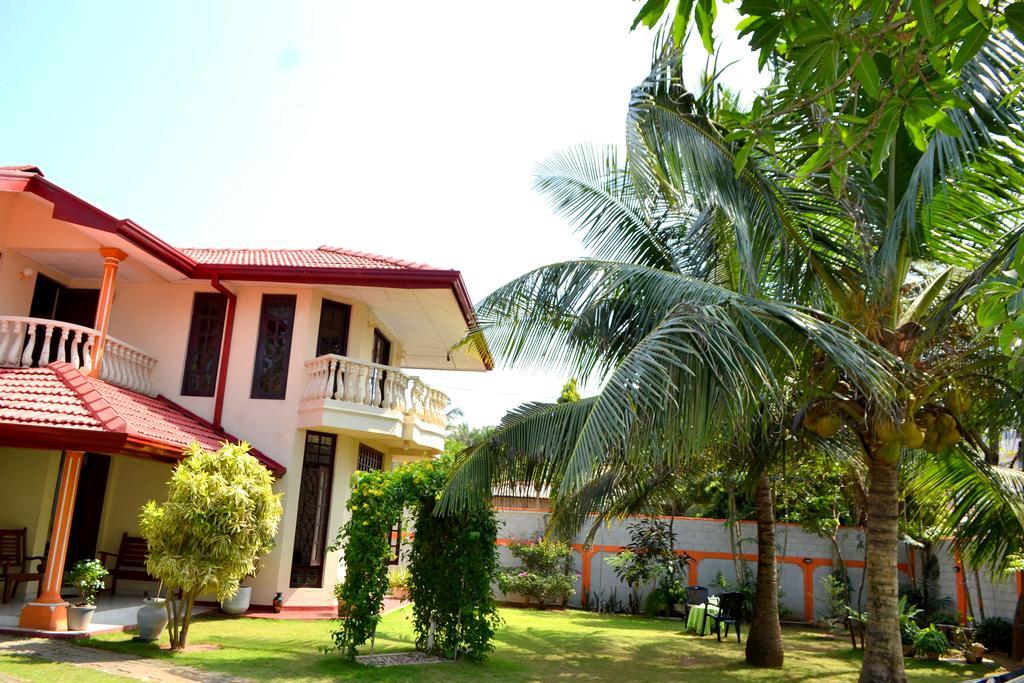 Sugandi Inn Kochchikade Bagian luar foto