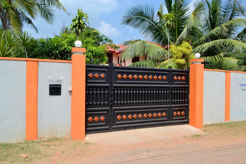 Sugandi Inn Kochchikade Bagian luar foto