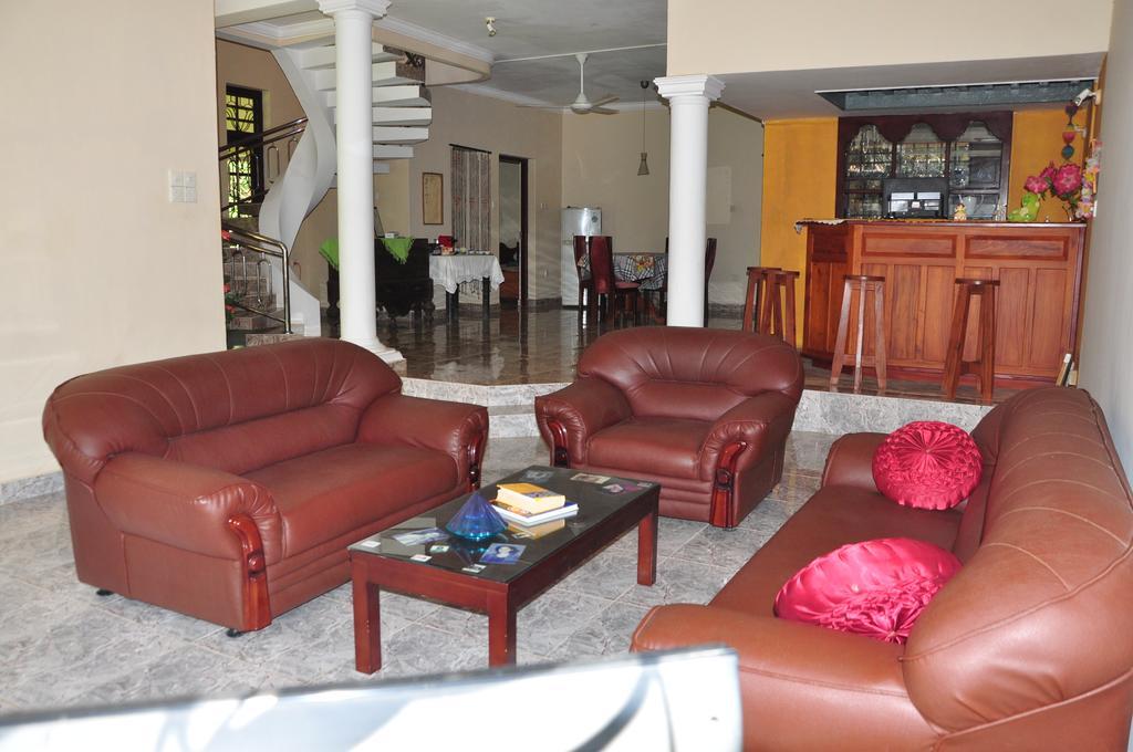 Sugandi Inn Kochchikade Bagian luar foto