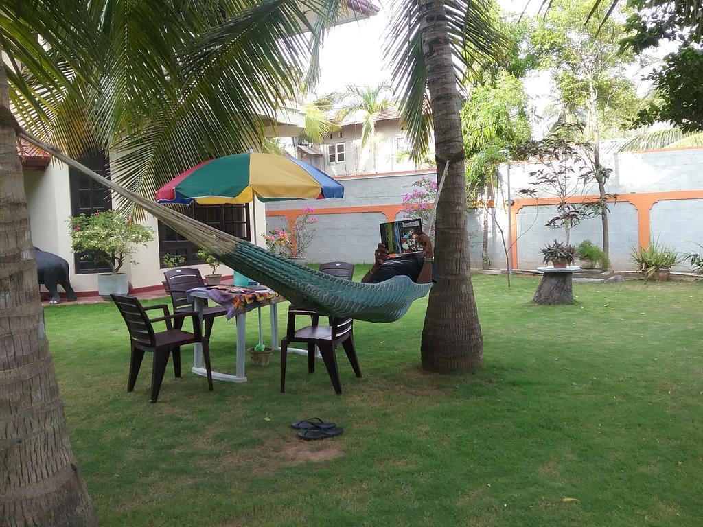 Sugandi Inn Kochchikade Bagian luar foto
