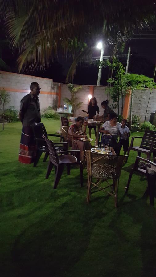 Sugandi Inn Kochchikade Bagian luar foto