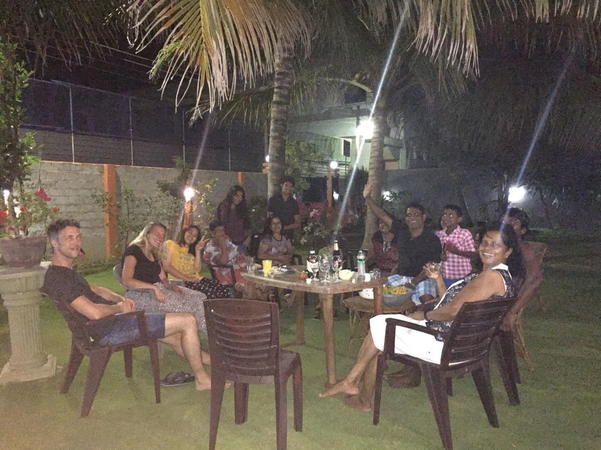 Sugandi Inn Kochchikade Bagian luar foto
