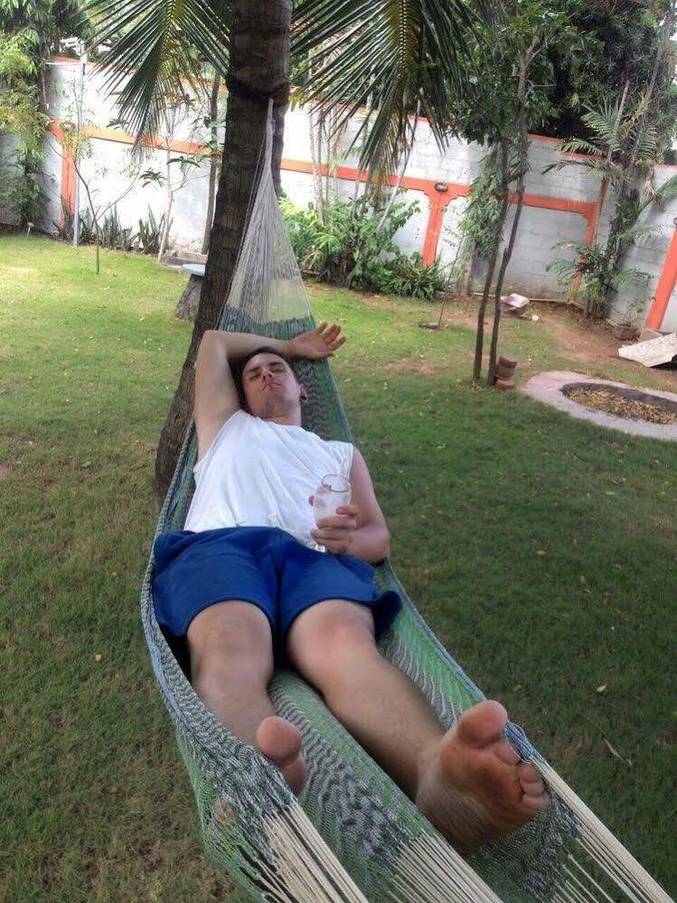 Sugandi Inn Kochchikade Bagian luar foto